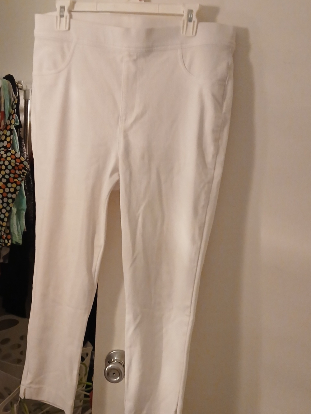 3/15 Time and Tru White Skinny Jeans